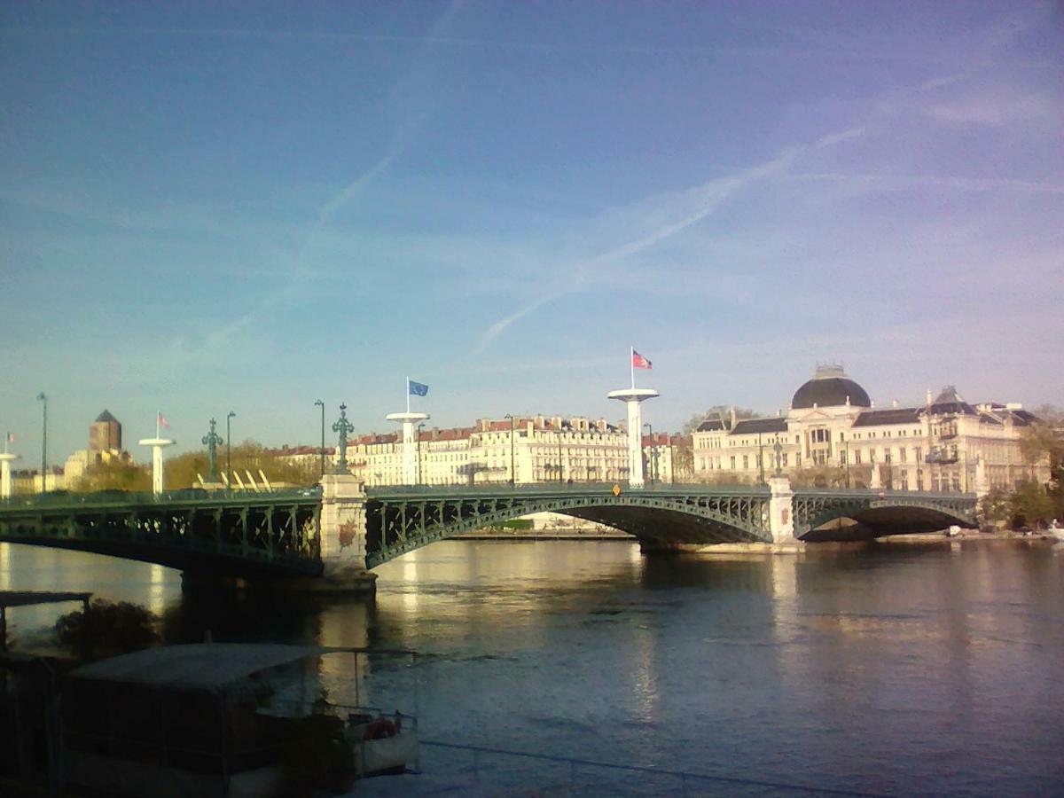 Dolce Casa Bed & Breakfast Sainte Foy les Lyon Bagian luar foto