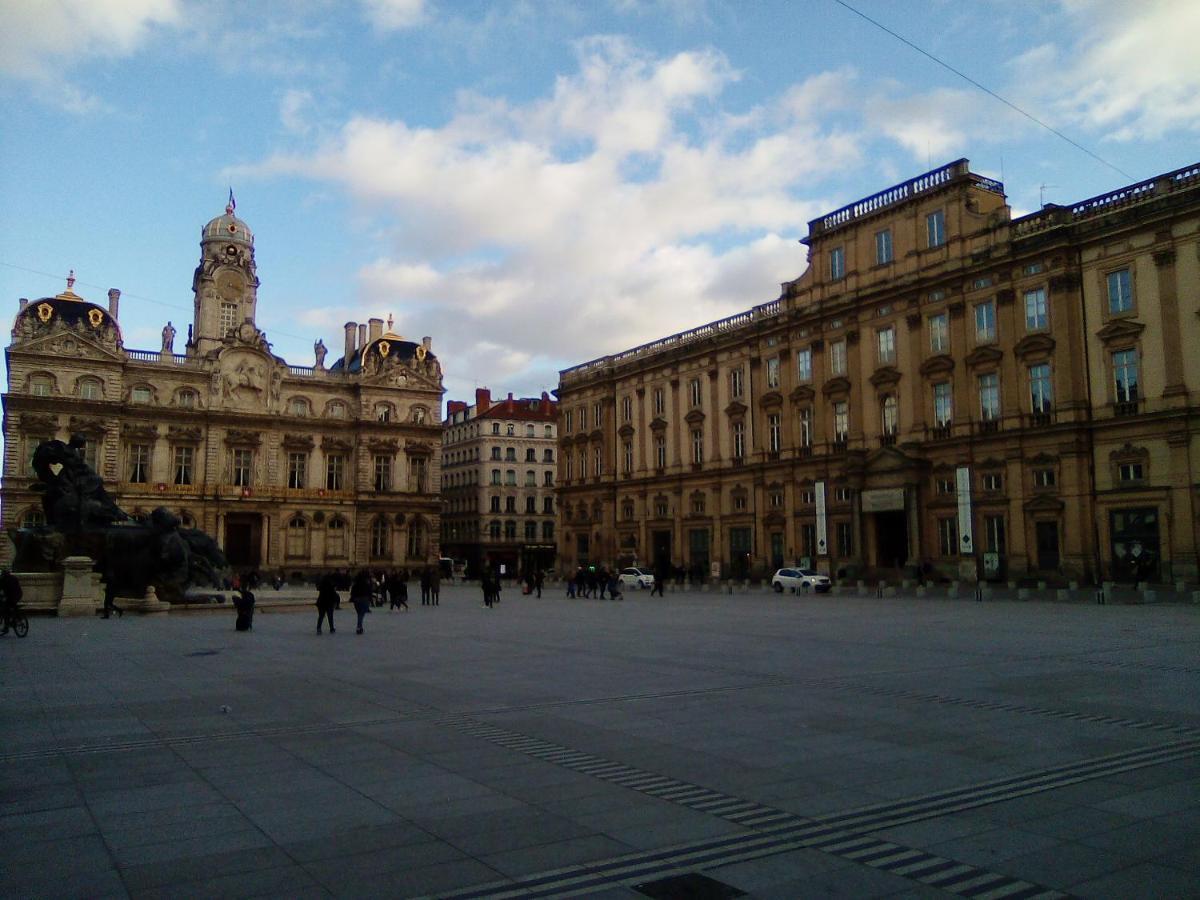 Dolce Casa Bed & Breakfast Sainte Foy les Lyon Bagian luar foto